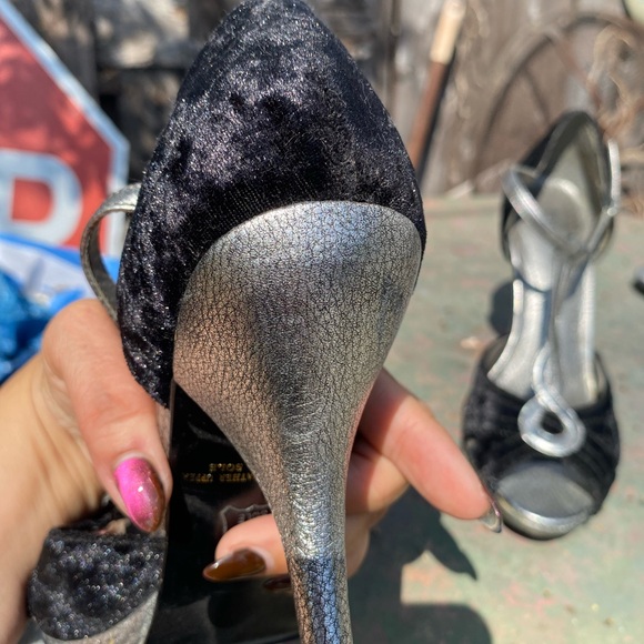 Vintage BeBe Retro Disco Black and Silver Velvet Heels Gatsby Regency Flapper - Picture 3 of 7